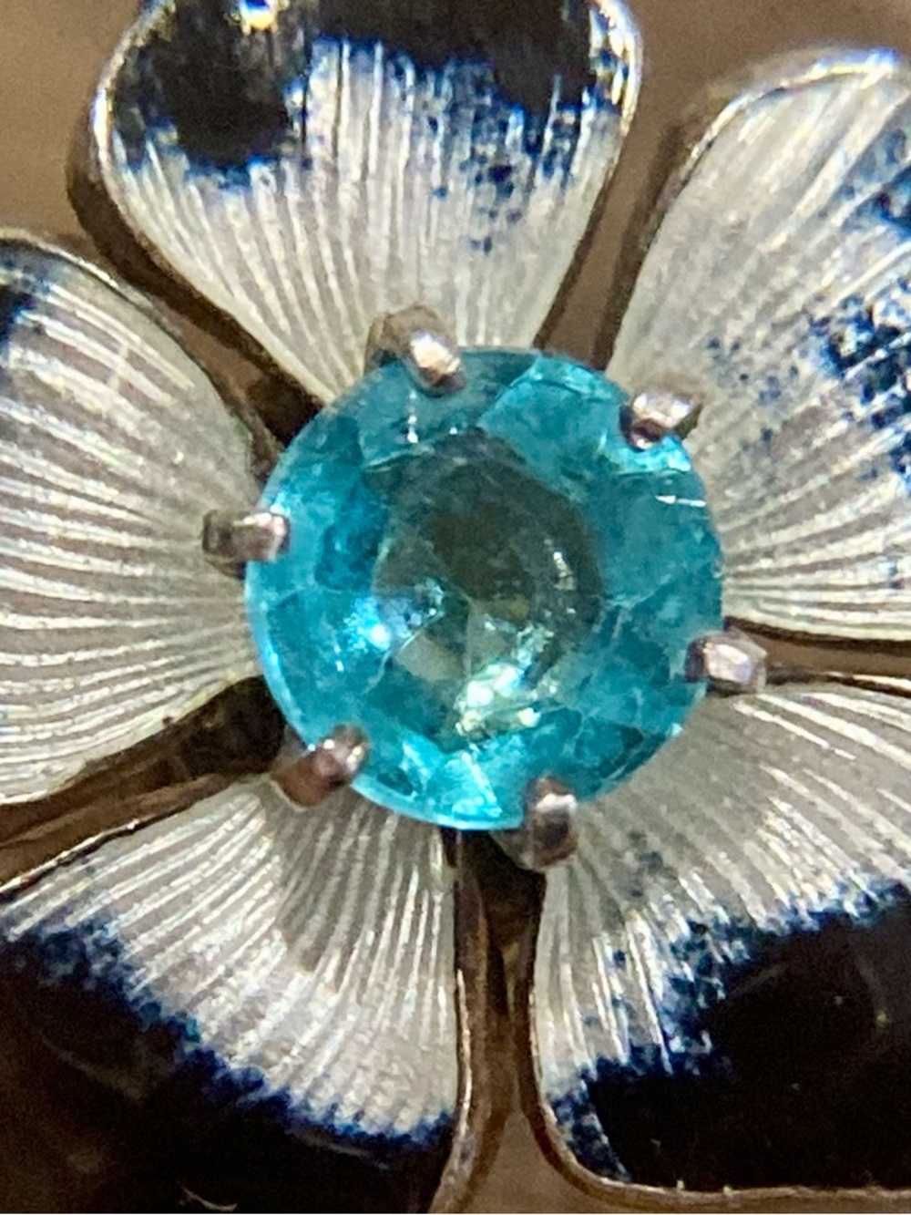 Vintage Sterling Silver Enamel Flower Earrings • Blue & White • Screw‑Back 5/8” - Picture 12 of 13